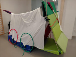 Kreatives Bauprojekt im Rahmen heilpädagogischer Einzelförderung